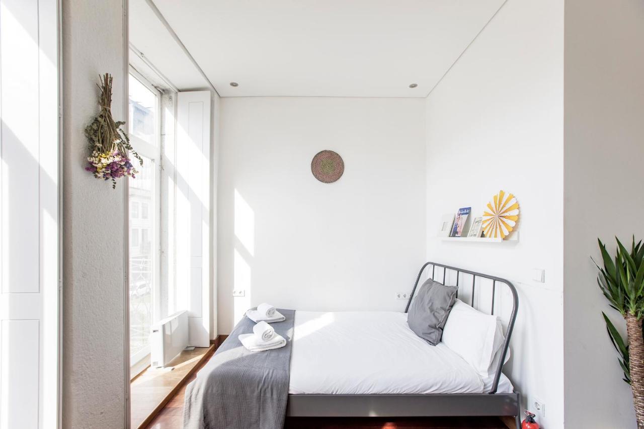 Bonjardim Studio w/ Balcony by LovelyStay Porto Bagian luar foto