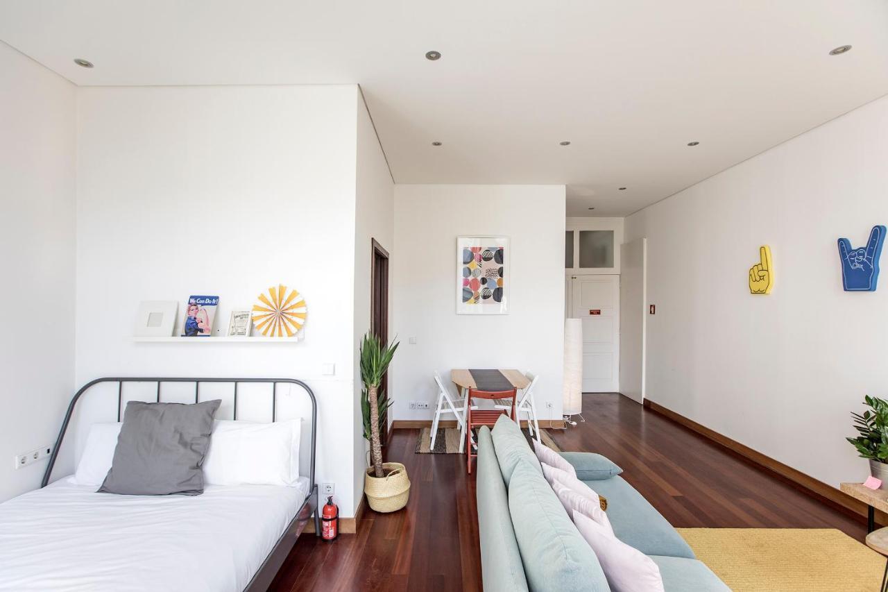 Bonjardim Studio w/ Balcony by LovelyStay Porto Bagian luar foto