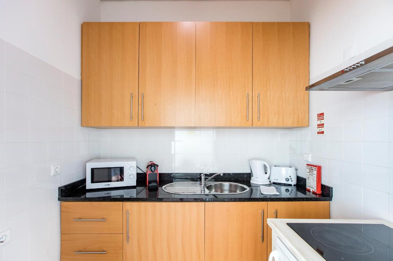 Bonjardim Studio w/ Balcony by LovelyStay Porto Bagian luar foto