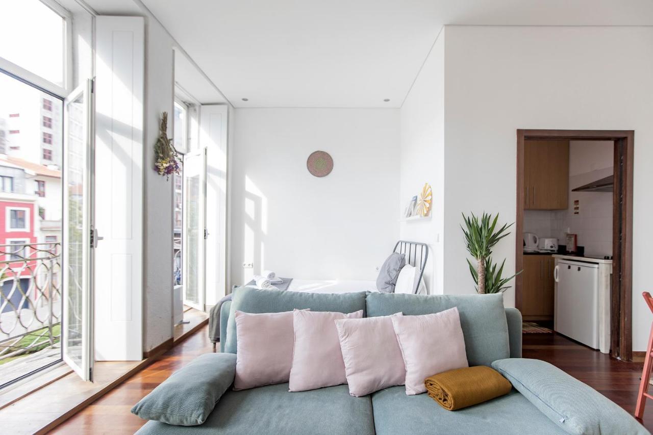 Bonjardim Studio w/ Balcony by LovelyStay Porto Bagian luar foto