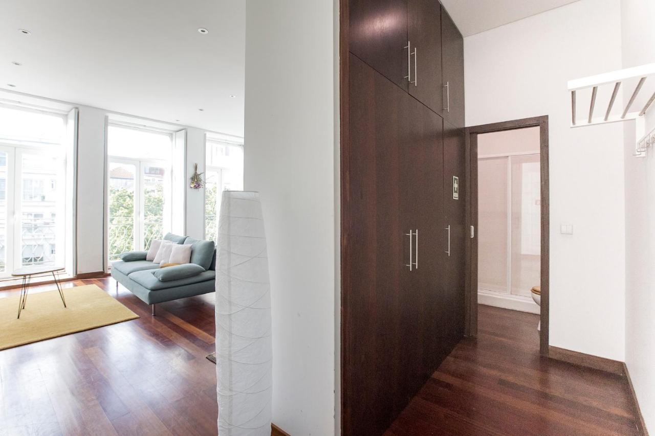 Bonjardim Studio w/ Balcony by LovelyStay Porto Bagian luar foto